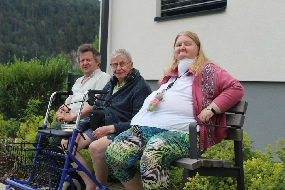 Musikabend im Rosengarten mit Stockbrot