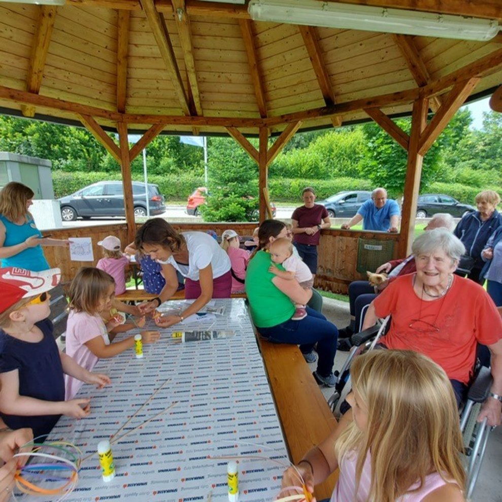 und die lustigen,...