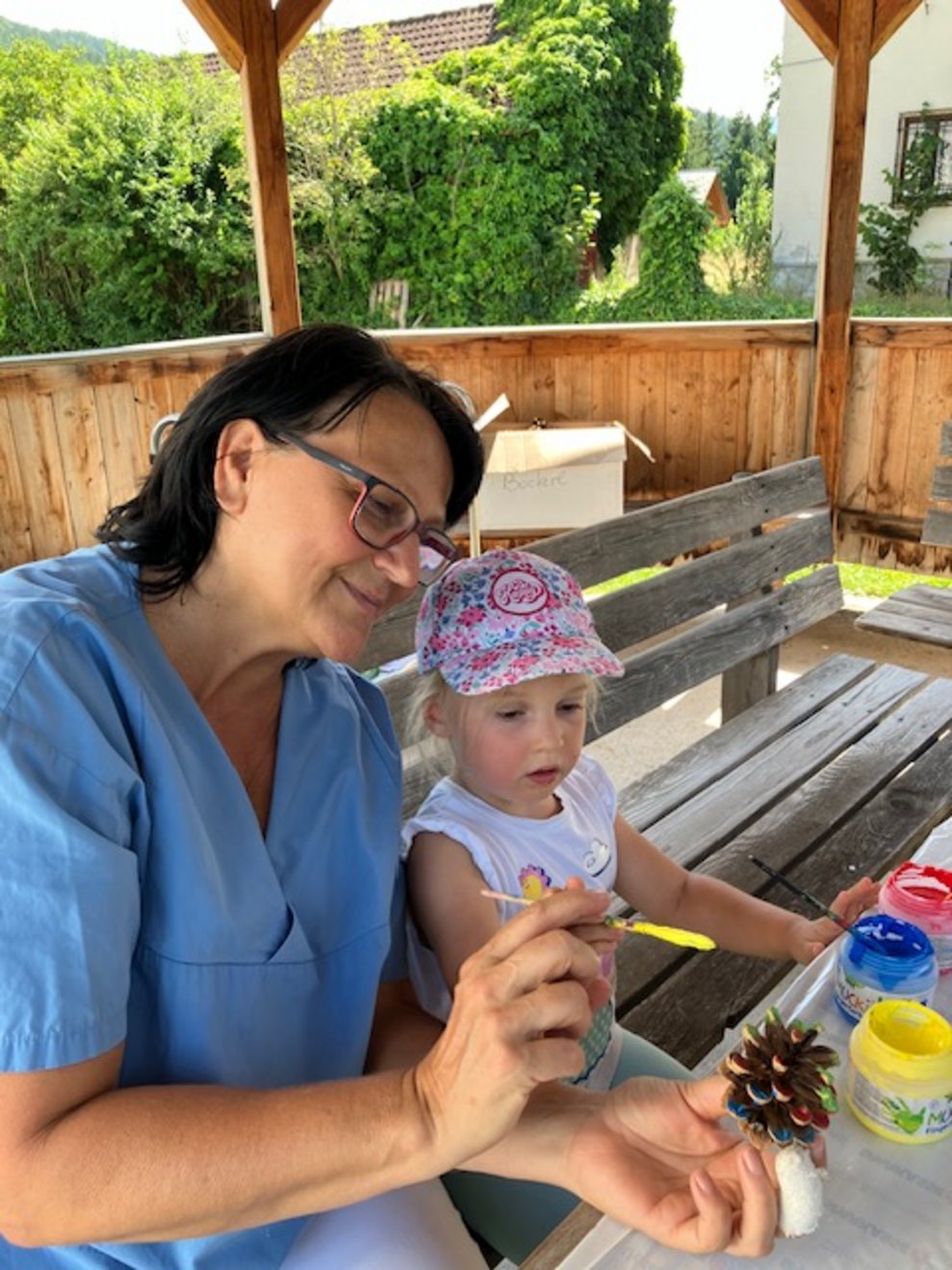 und unsere Mitarbeiterinnen und Mitarbeiter...