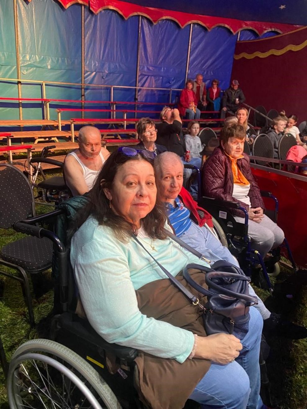 Am Schluss waren alle glücklich und konnten neue farbenfrohe Erinnerungen mit nach Hause nehmen.