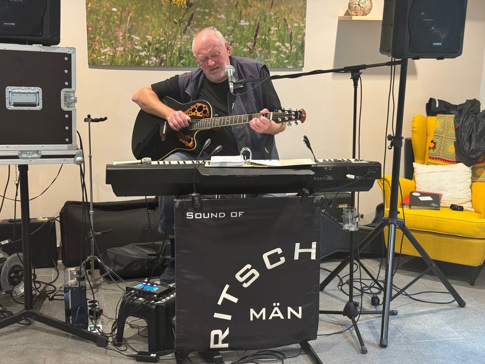 Stimmung machte der Musiker "Ritsch Män"...
