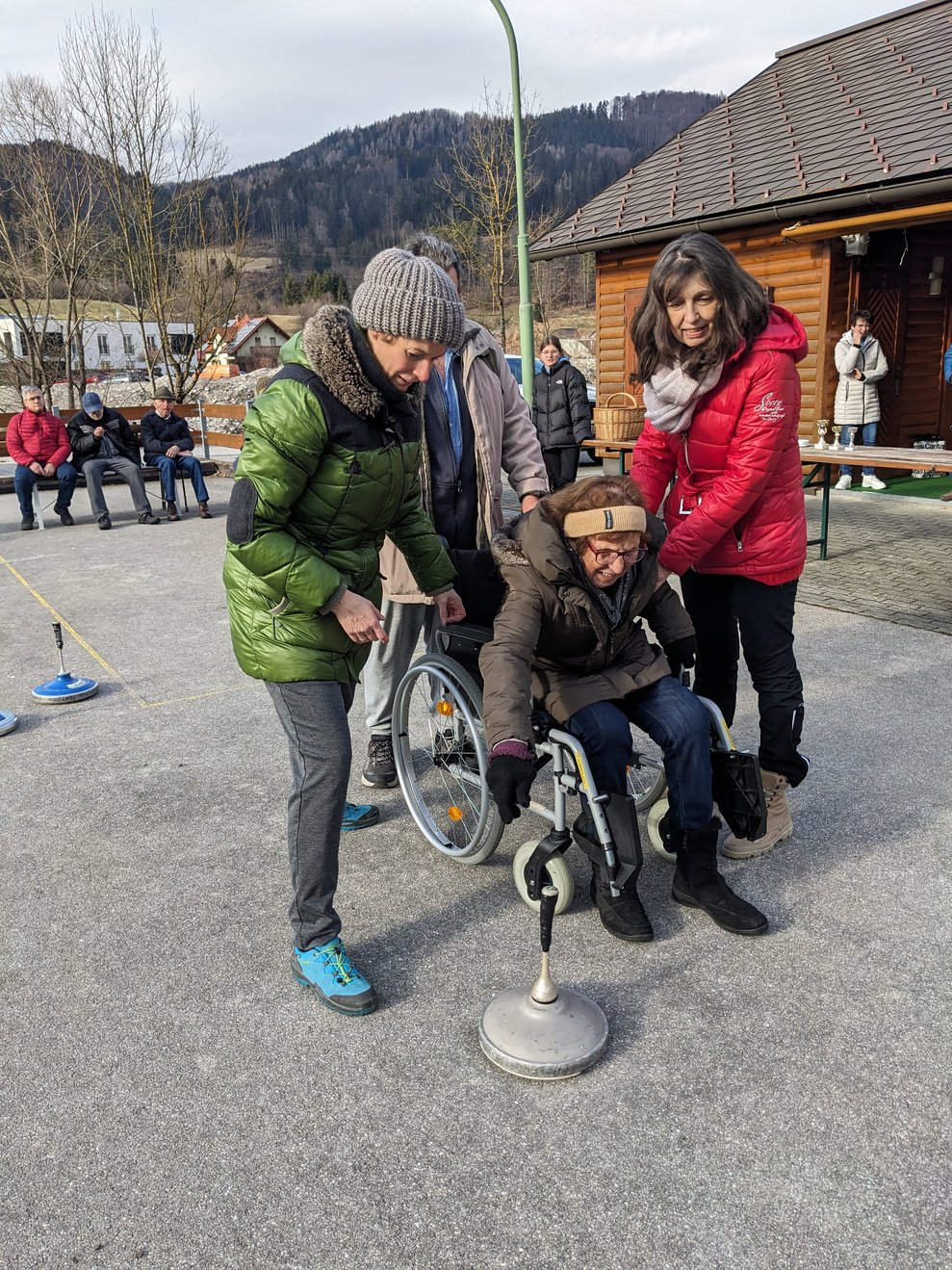 versammelten sich unsere Bewohnerinnen...