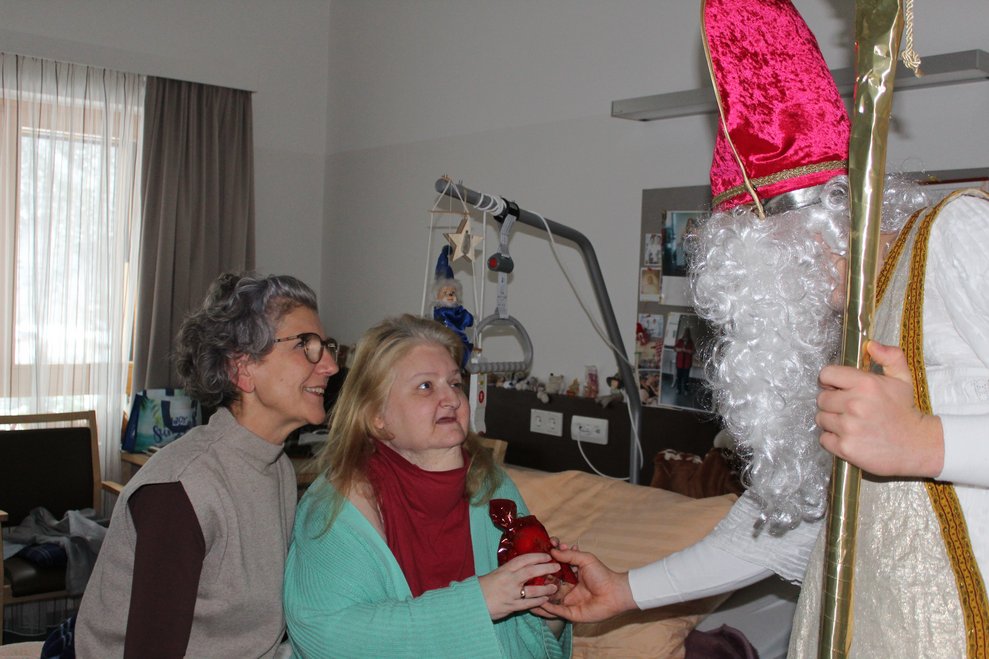 und Bewohnerinnen sehr brav waren...