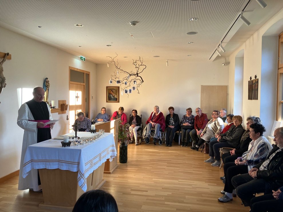 Den Segen spendete...