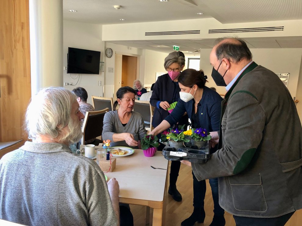 freute sich herzlich...