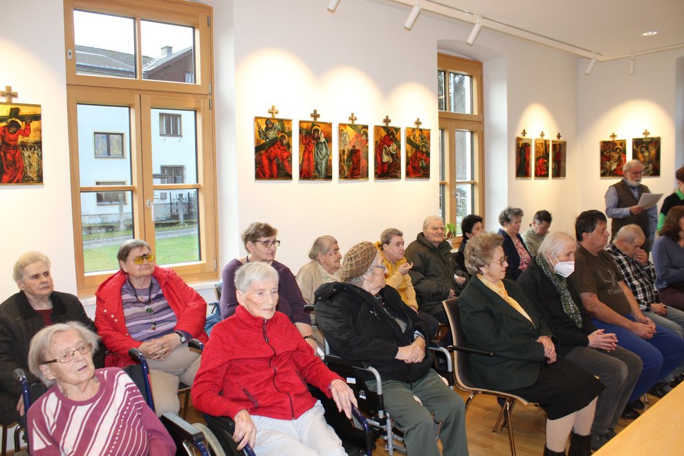 zu der unsere Bewohner und Bewohnerinnen zahlreich erschienen.