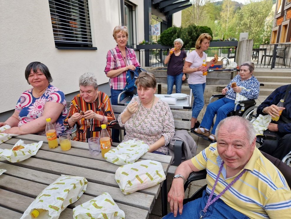 in unserem Rosengarten...