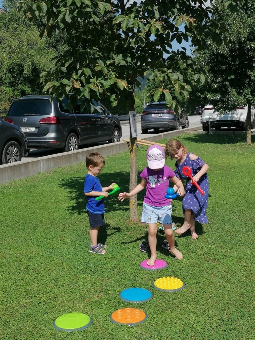 Bei wunderschönem Wetter, versuchten sich die Kinder...