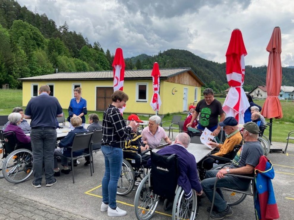 ermöglichen es uns mit den Bewohnerinnen und Bewohnern...