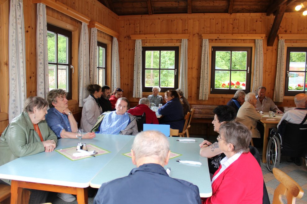 mit einem Zwischenstopp...