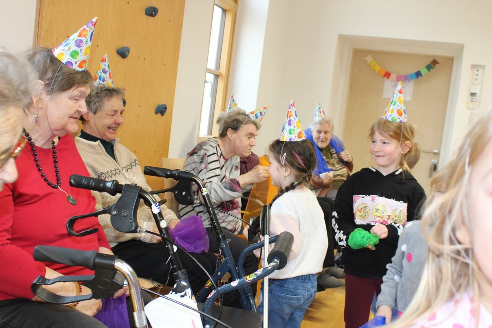feierten unsere Bewohner/innen und die Kindergartenkinder...