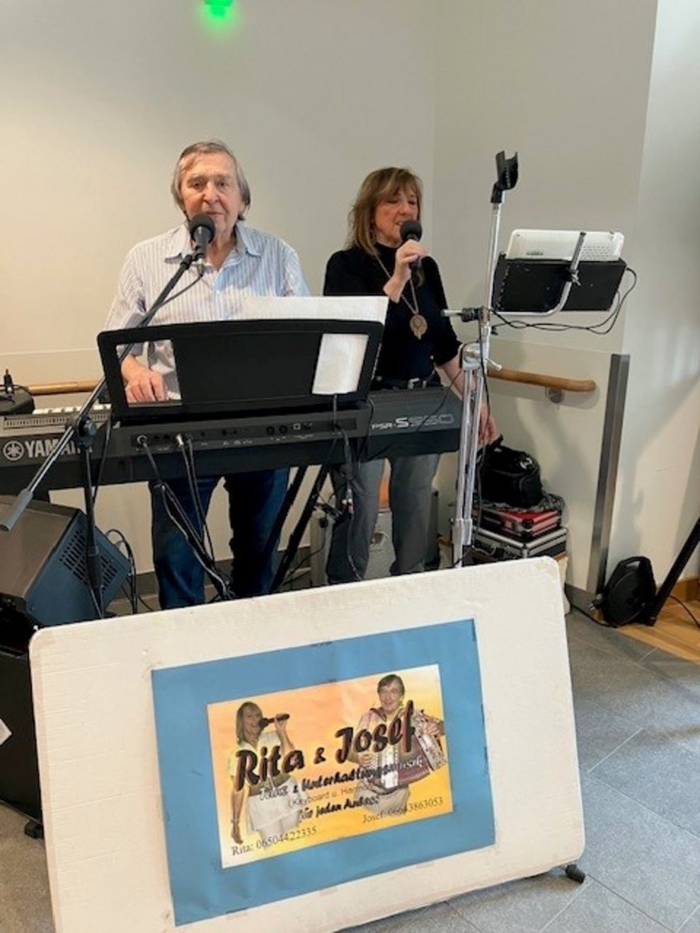 Musikalisch begleiteten Rita&Josef...