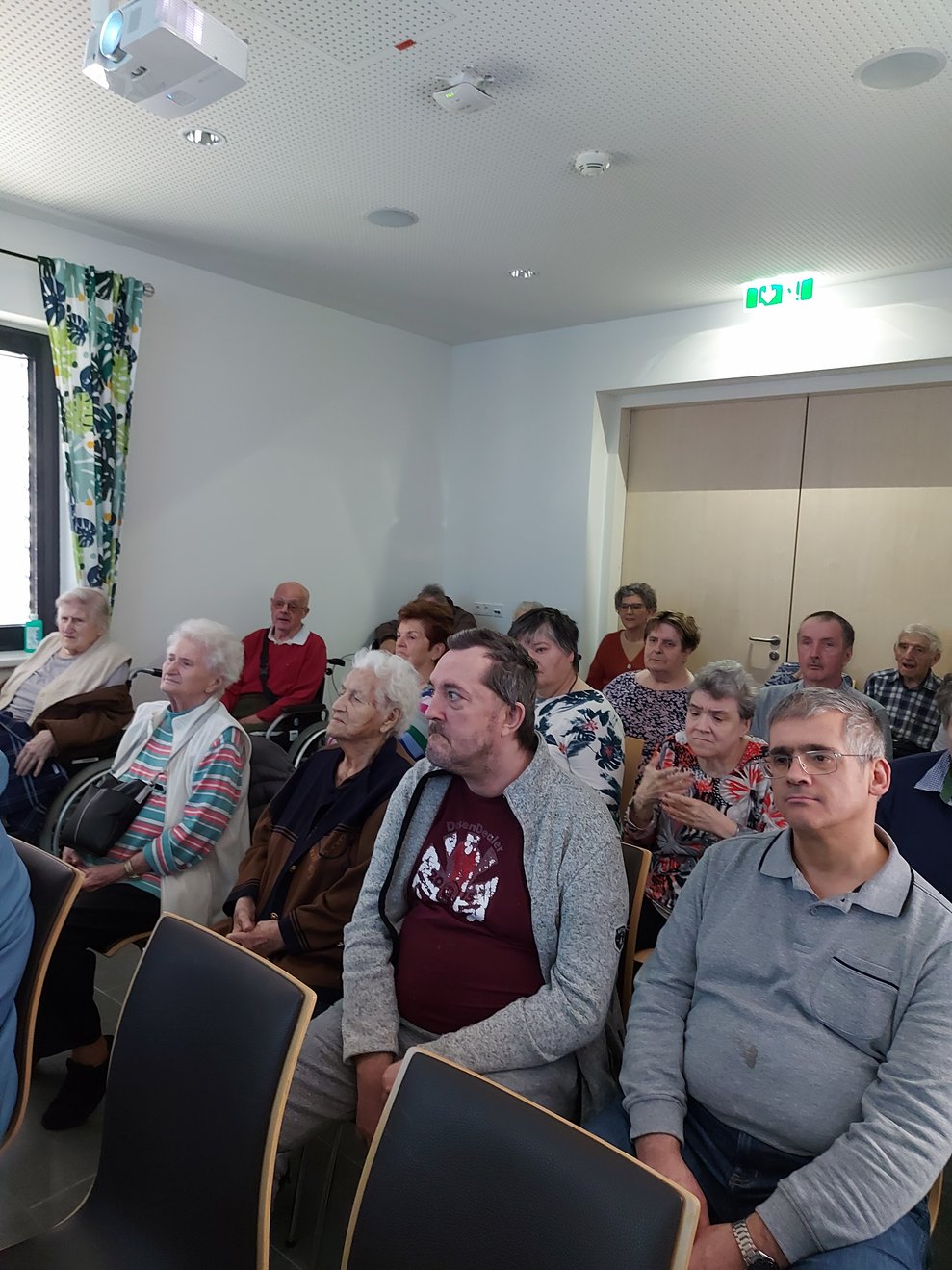 der Bewohnerinnen und Bewohner,...