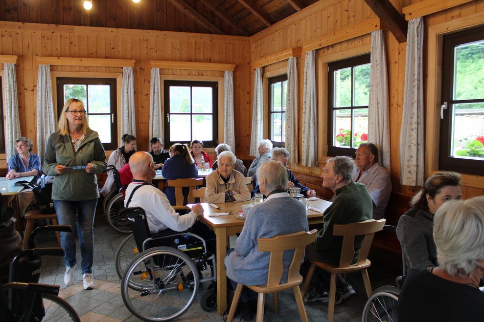 und üppigen Mittagessen.