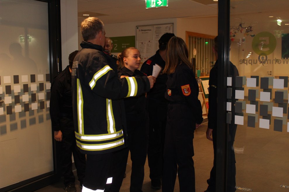 sowie die Feuerwehrjugend,...