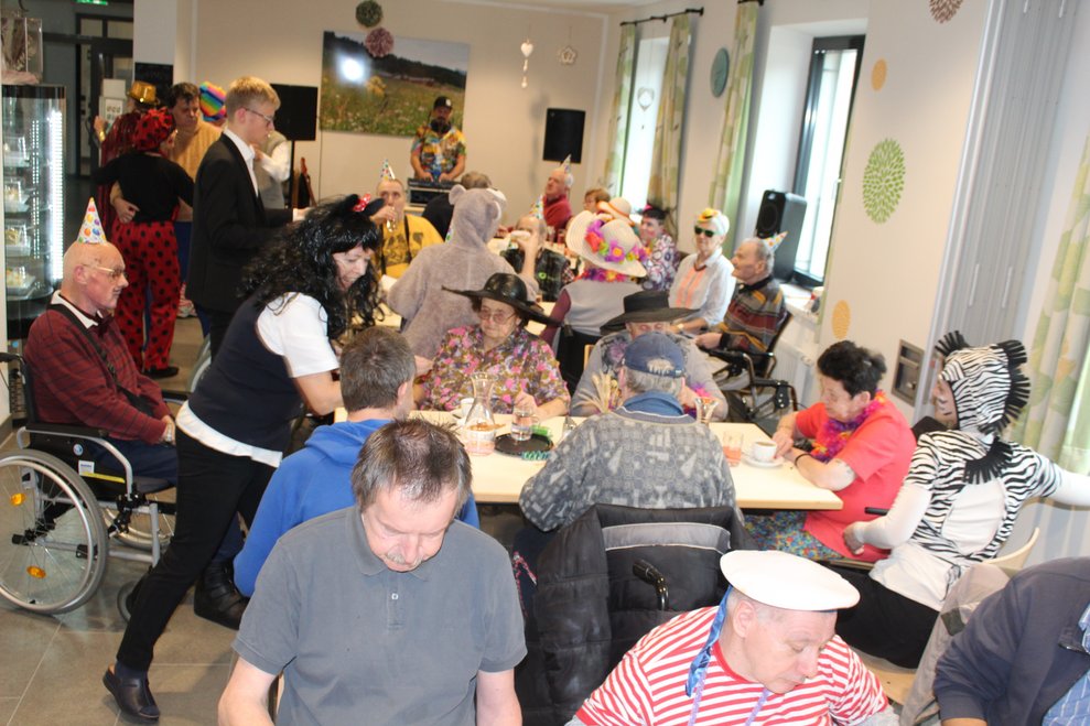 wurden fleißig Krapfen verteilt...