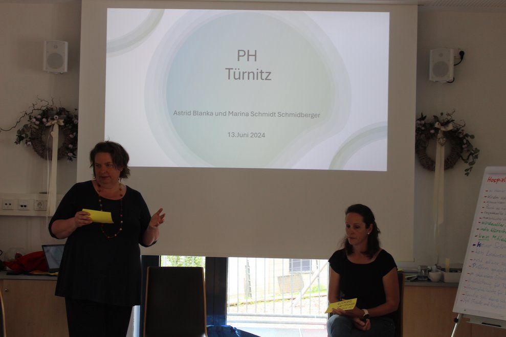 Die Vortragenden passten die Präsentation...