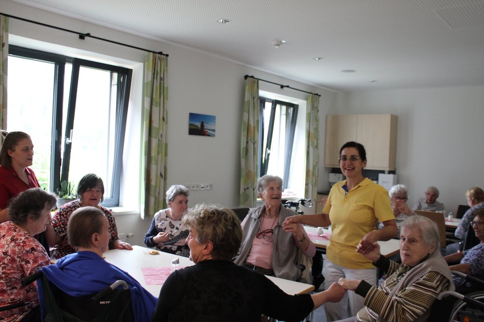 ...und unseren Mitarbeiterinnen und Mitarbeitern...