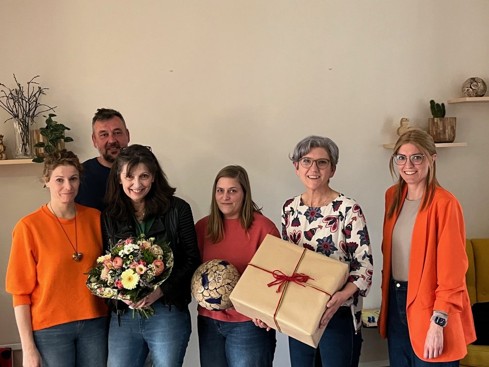 und auch bei den Kollegen allgemein ein schöner Abschied gefeiert.