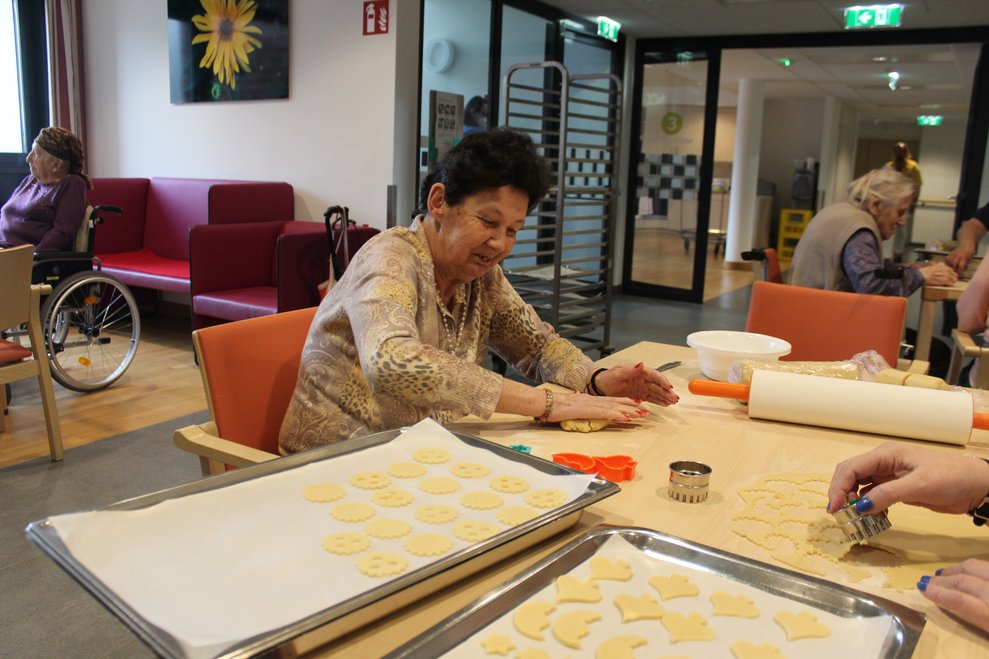 Beim Kekse backen wurden unsere BewohnerInnen...