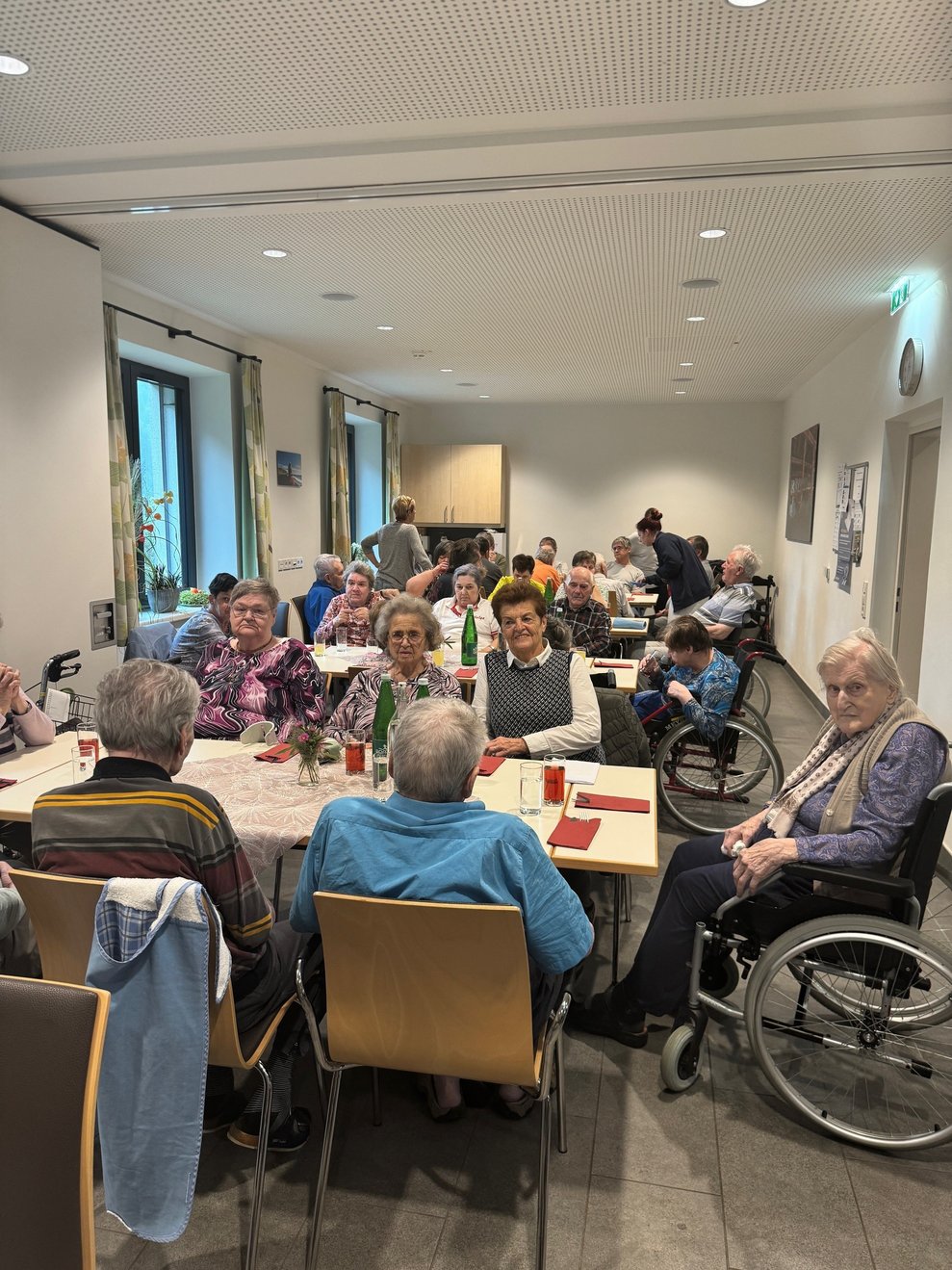 Unser Raba Café füllte sich schnell...