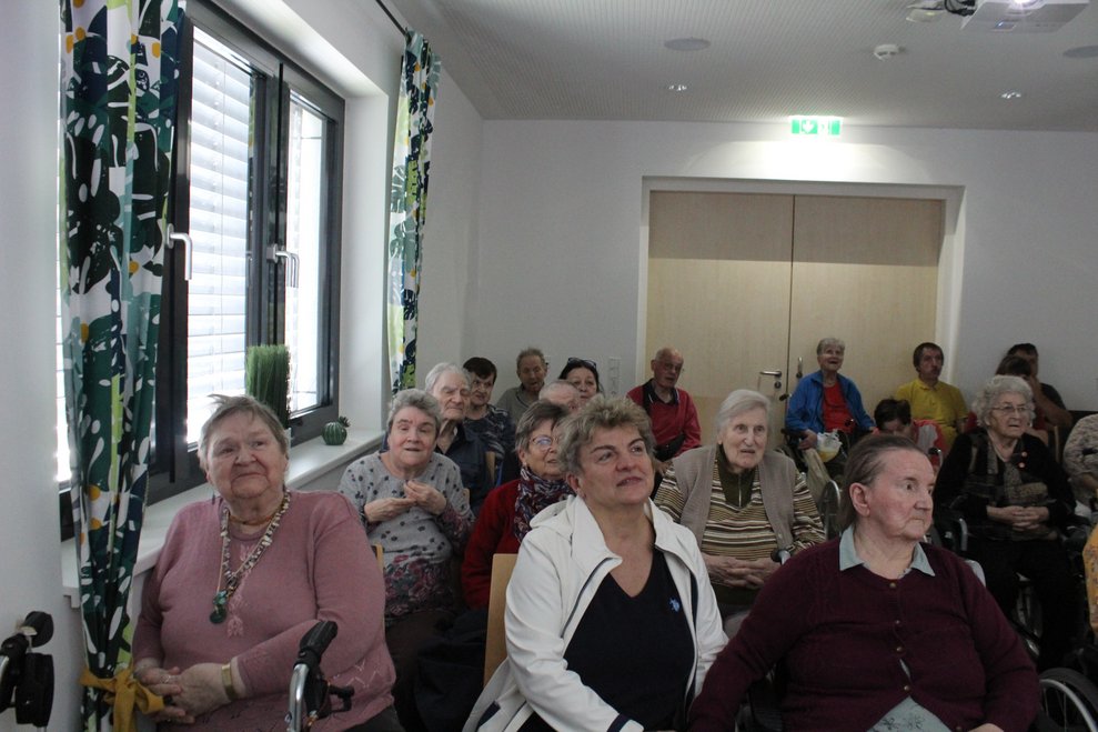 noch einen Platz zu sichern.