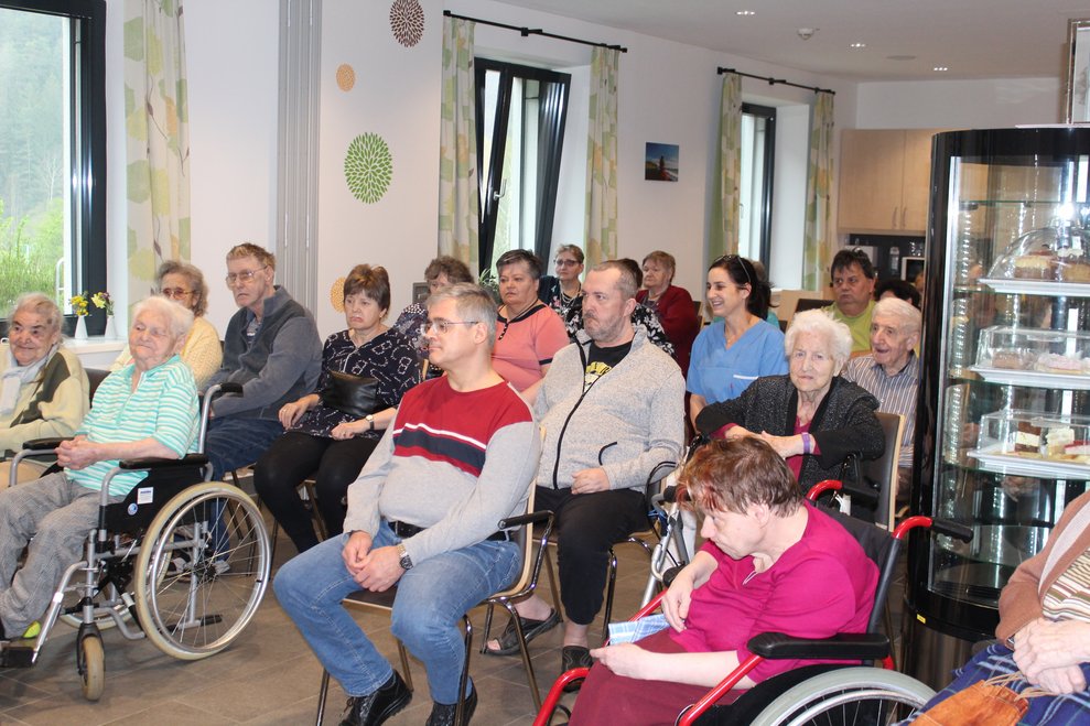 konnte Zauberin Veronique unsere Bewohnerinnen und Bewohner...