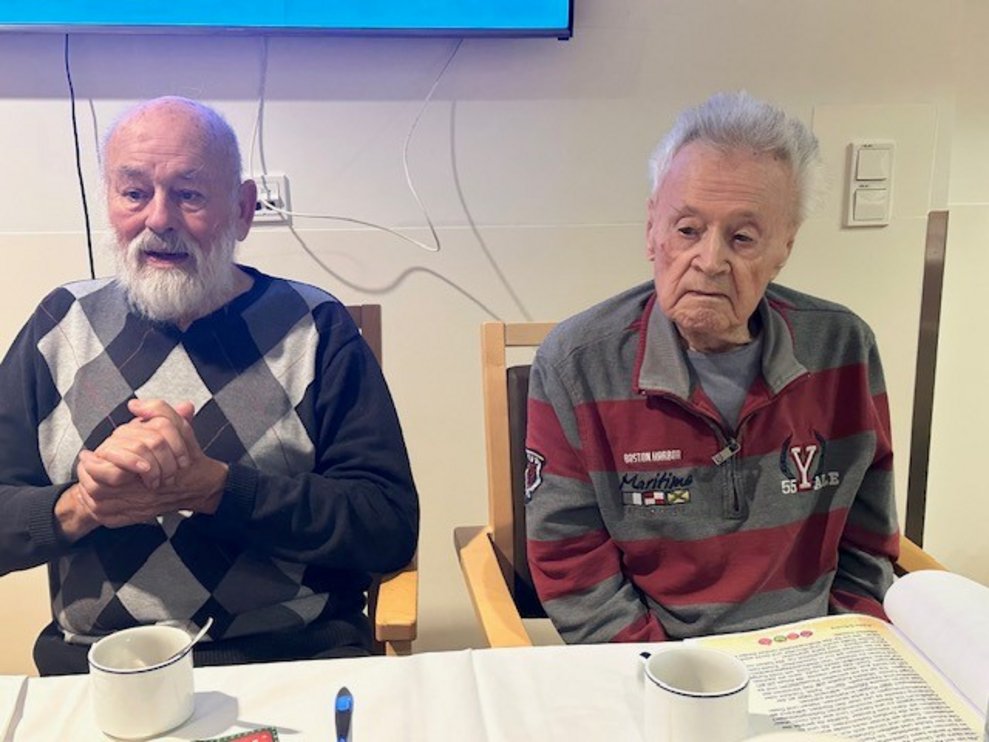 Gemeinsam wurde gesungen,...