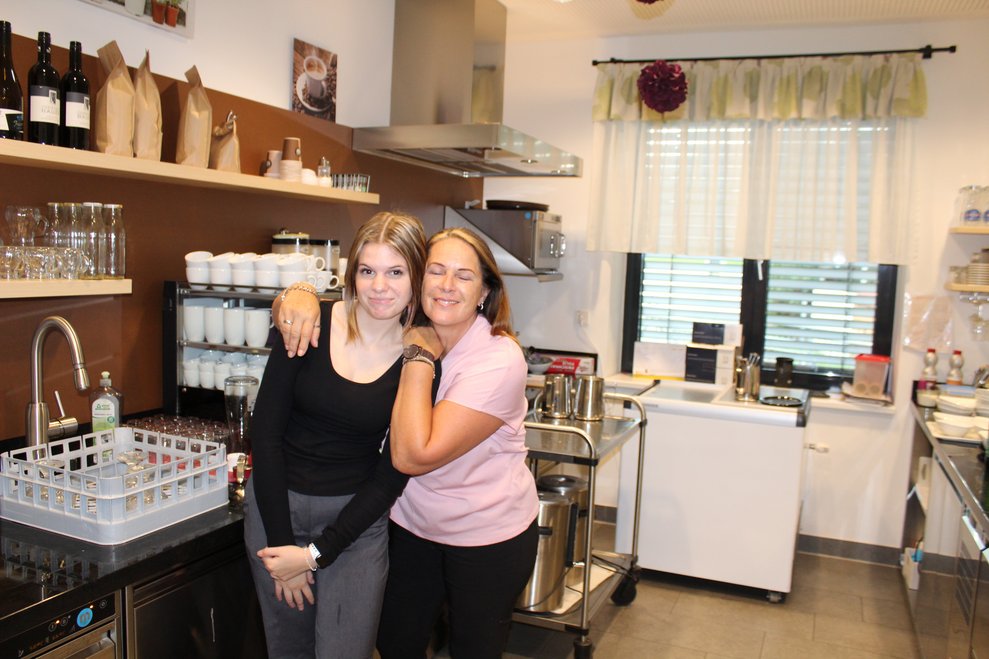 Diese ausgelassene Stimmung steckte auch unsere "Kaffeehausdamen" an...