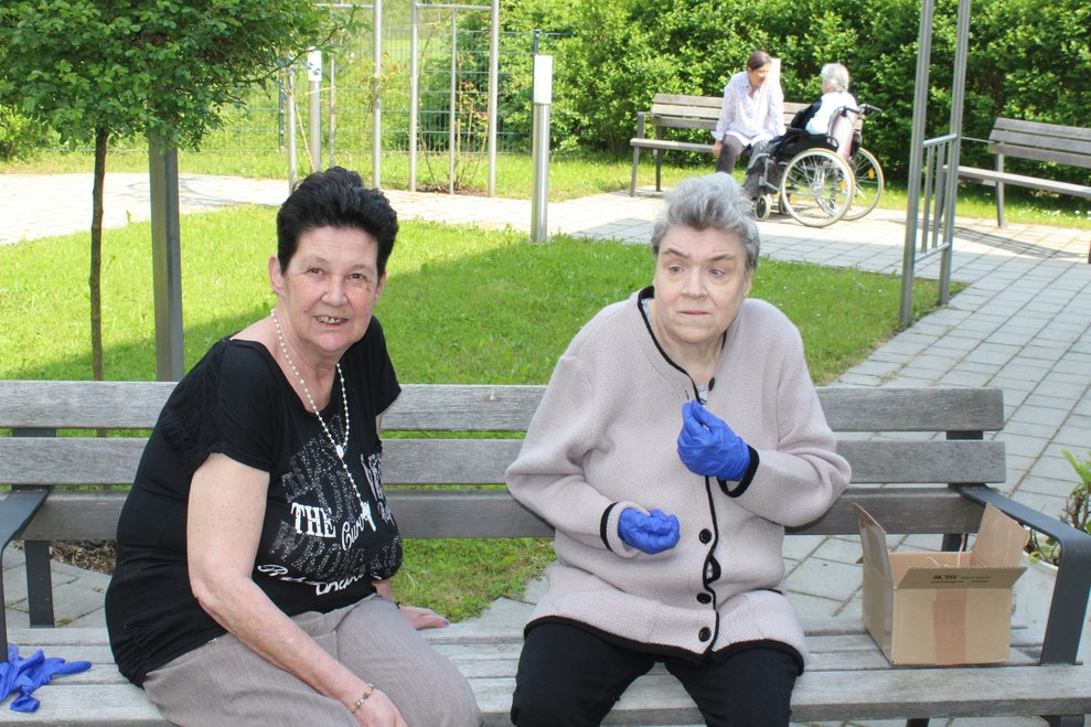 Nach getaner Arbeit wurde der Sommer im Garten genossen...
