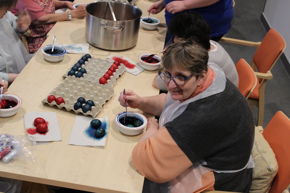 setzten sich unsere BewohnerInnen und ehrenamtlichen MitarbeiterInnen zusammen...
