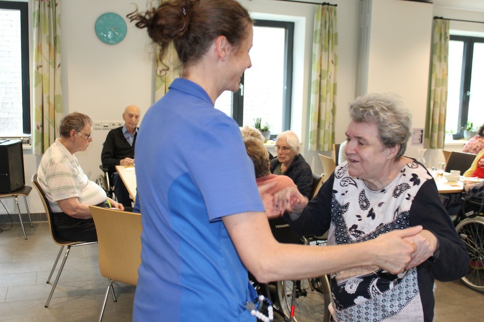 ...und Tänzerinnen...