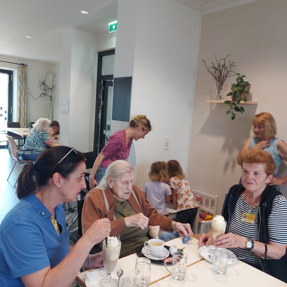 Danach stärkten sich alle...