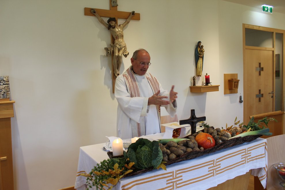 führte uns Dechant Mag. Pirngruber durch die Messe.