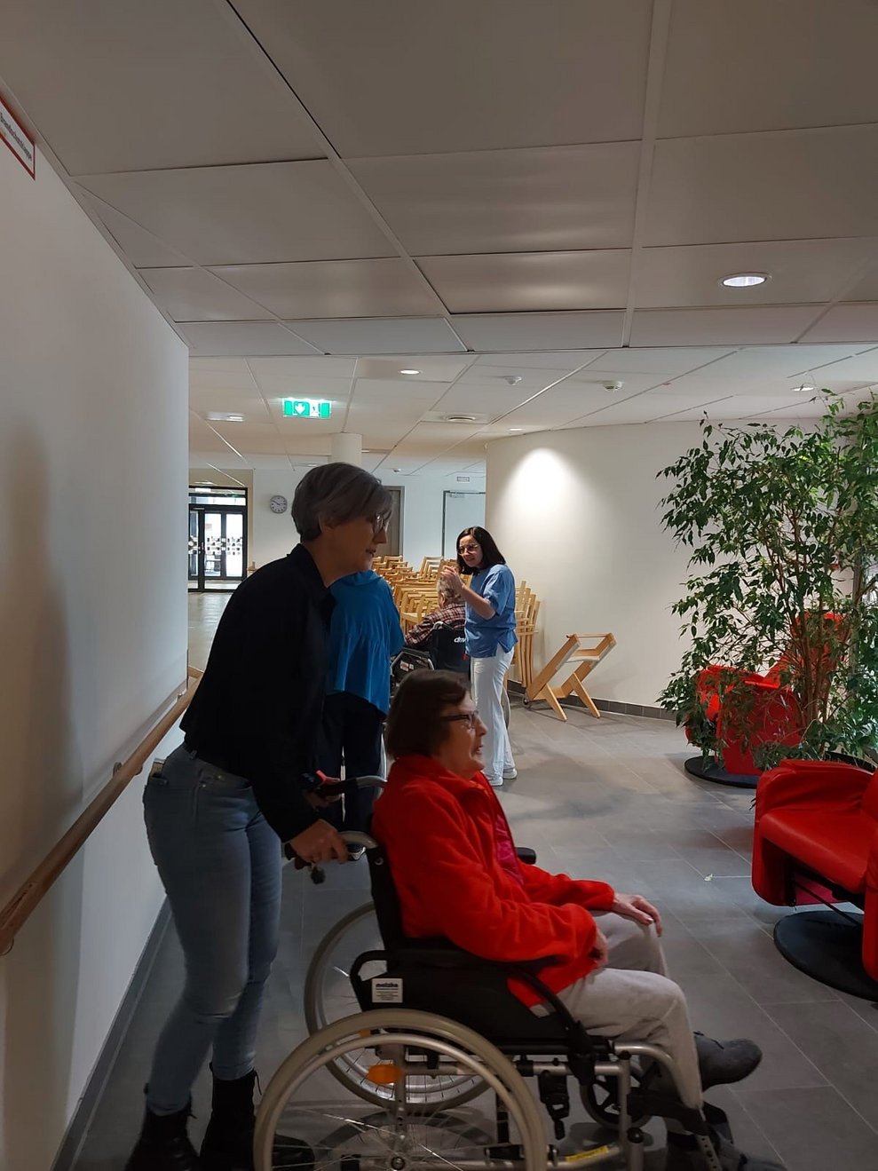 die Lager im Keller,...