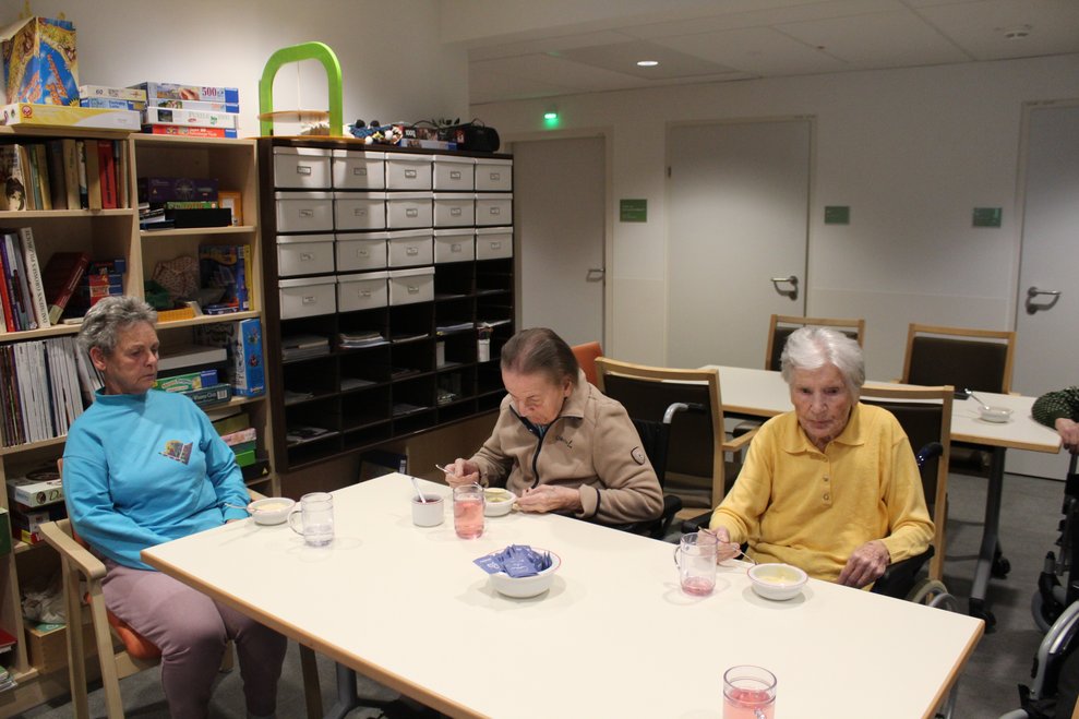 Die ersten BewohnerInnen...