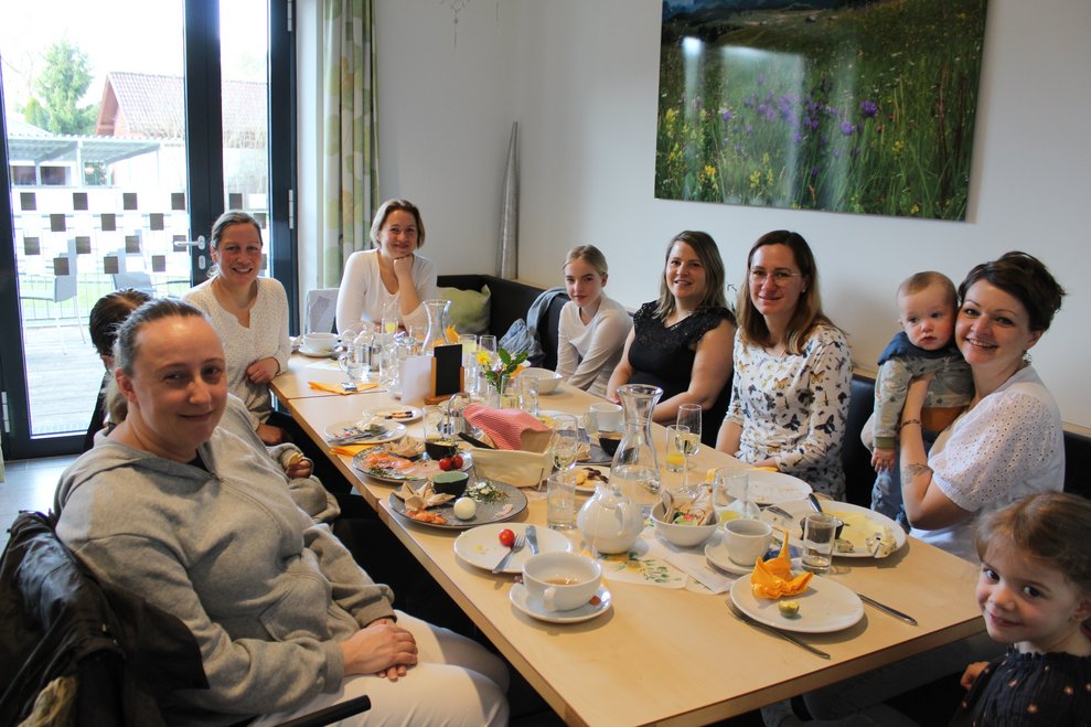 Gäste des Osterfrühstücks