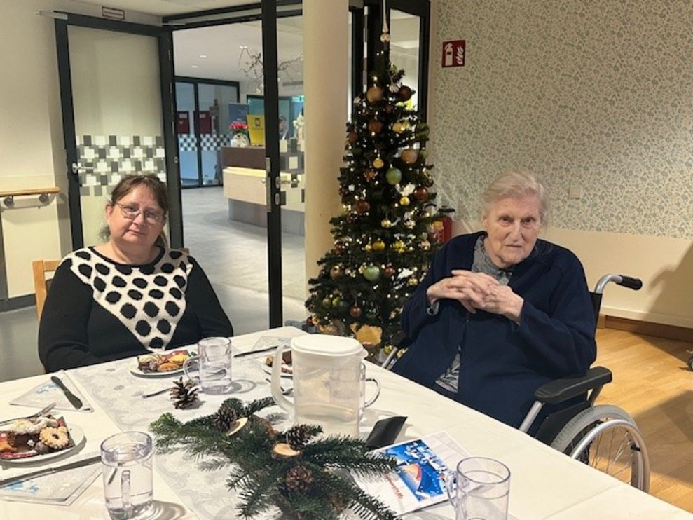 fanden sich zur Weihnachtsfeier...