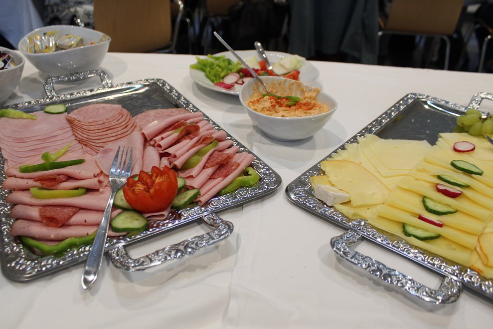 und frisch zubereitet in unserer Küche,...