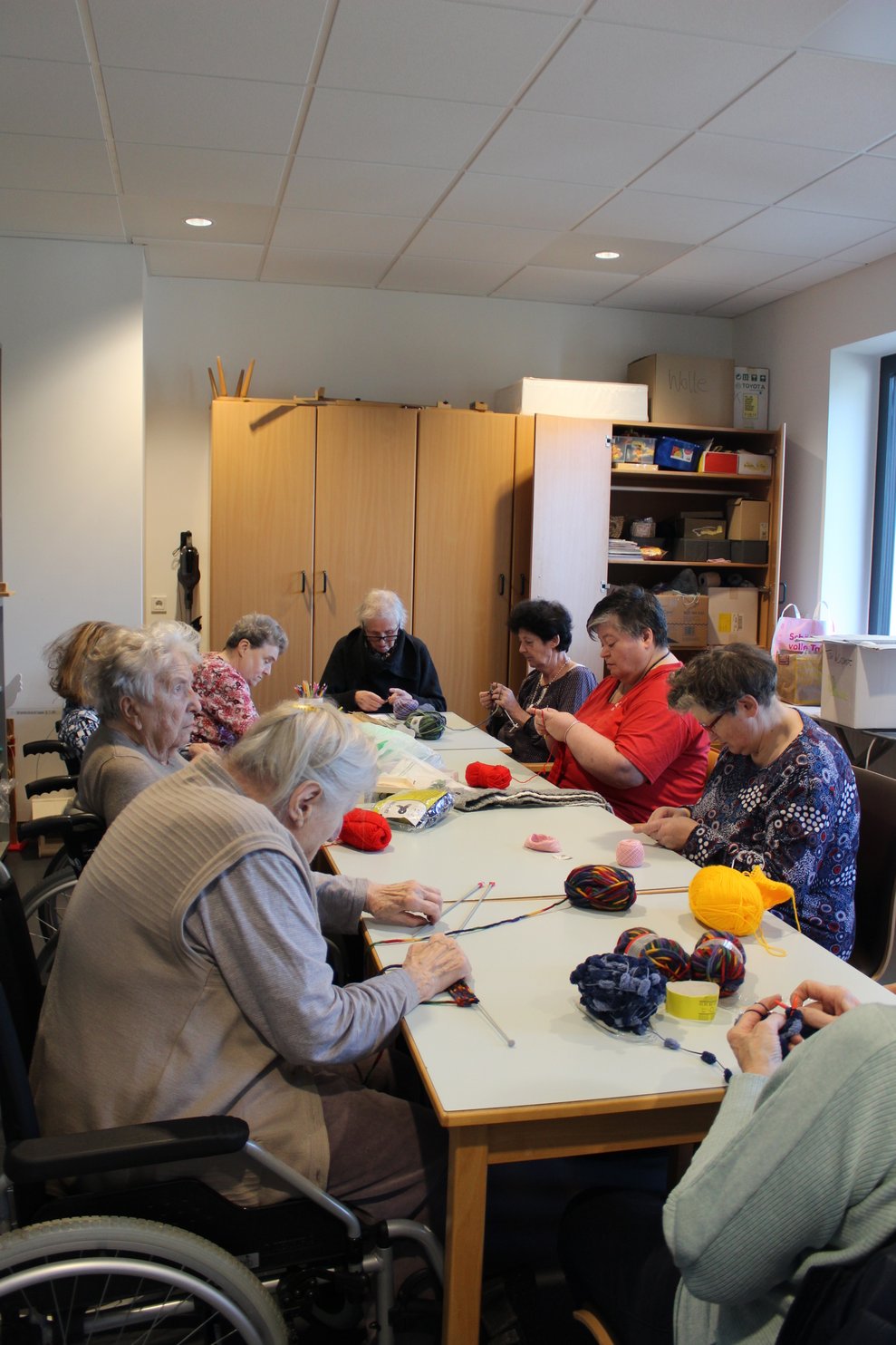 gemütlich zusammen.