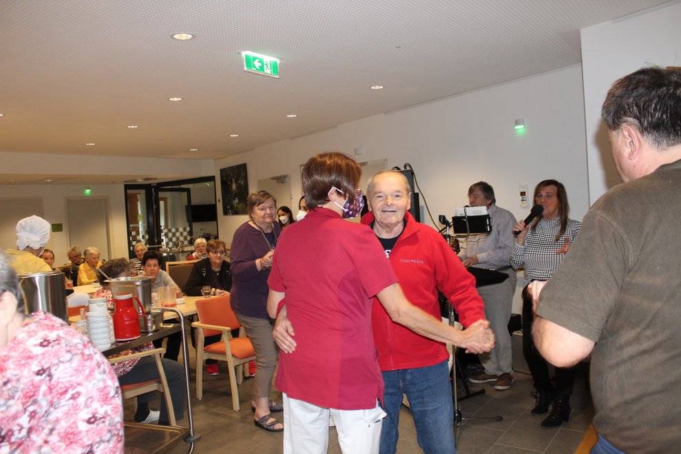 und ruhige Paartänze perfekt gemeistert.