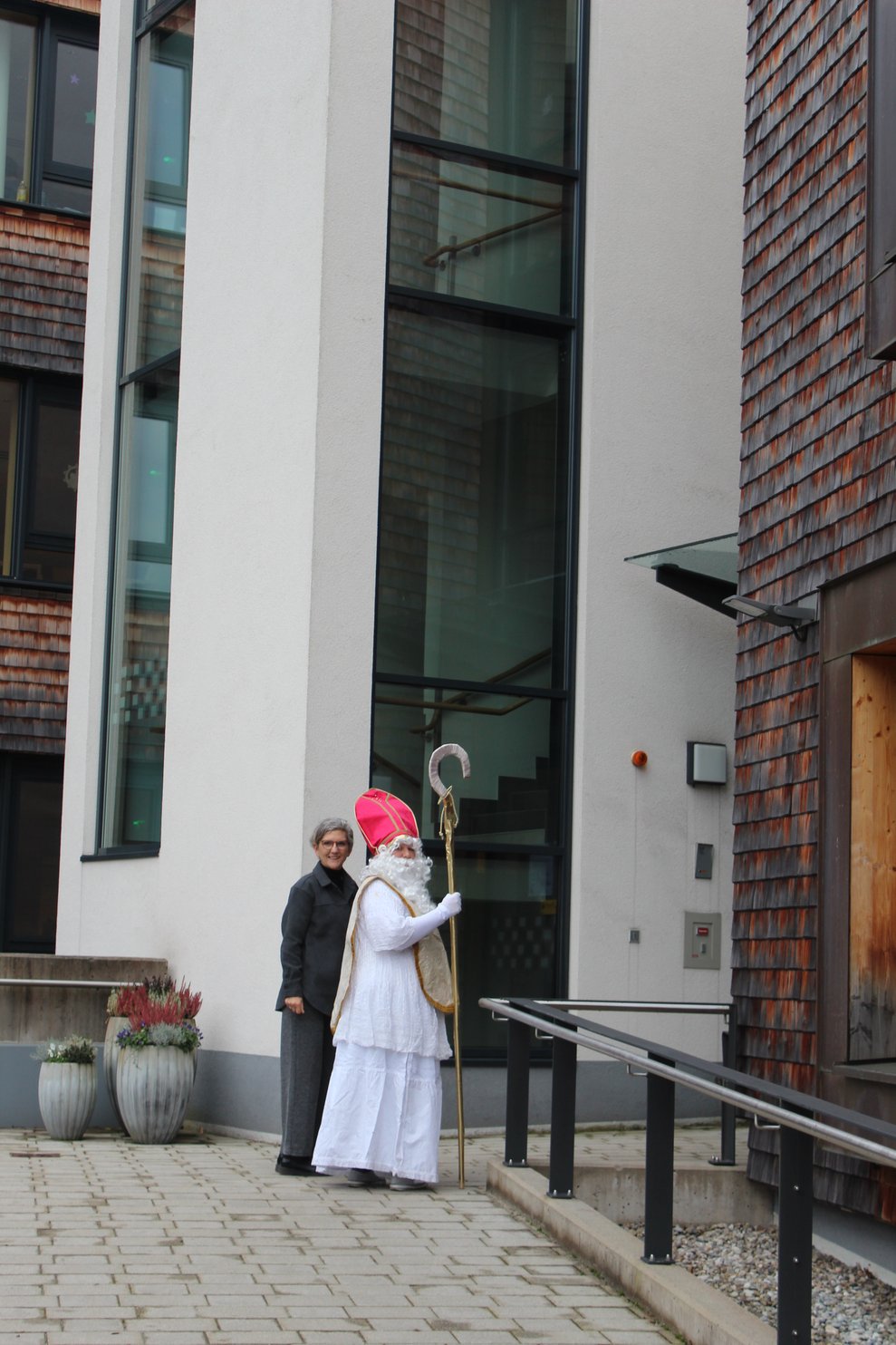 Begleitet von unserer Direktorin Urlike Scheuher...