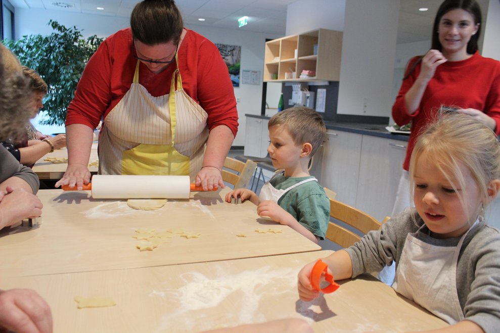 mit den Kindergartenkindern zusammen...