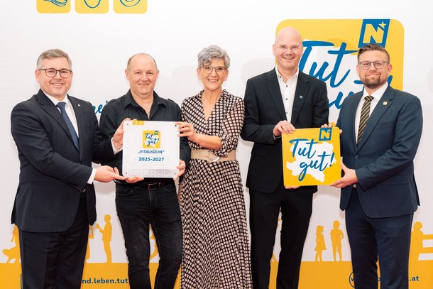 Landesrat Ludwig Schleritzko, Nutz Reinhard, Scheuher Ulrike, GF DI Laback Franz, "Tut gut!"-Geschäftsführer Erwin Zeiler