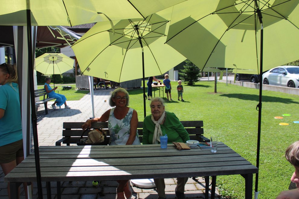 alle genossen das schöne Wetter...