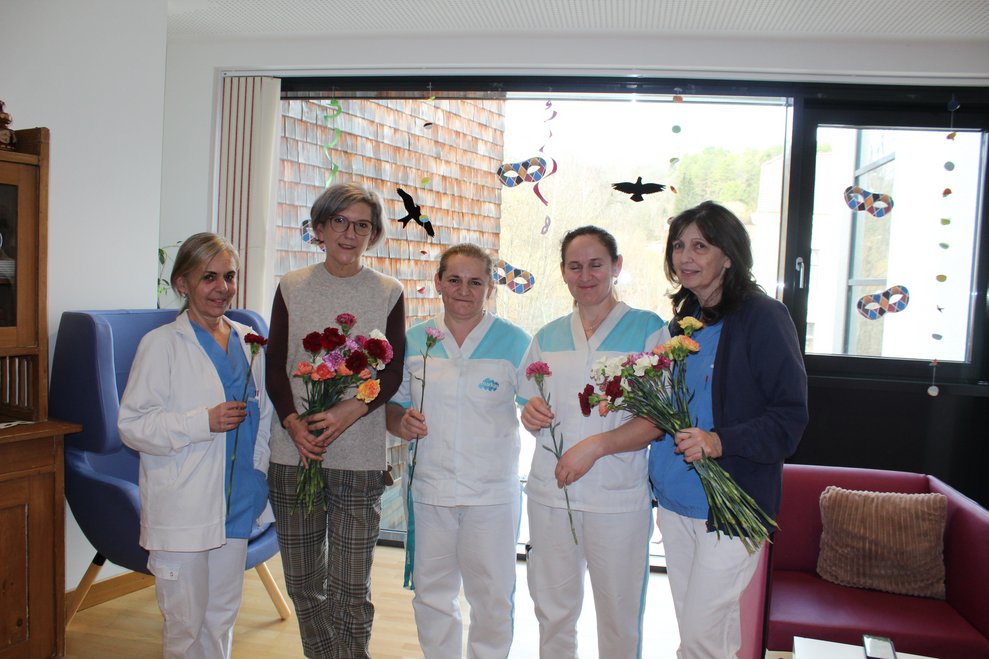 ja, sogar an den Fremdreinigungsdienst...