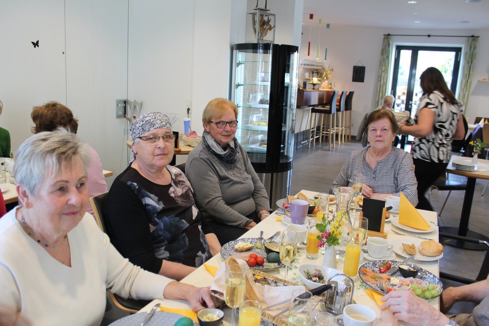 Gäste des Osterfrühstücks