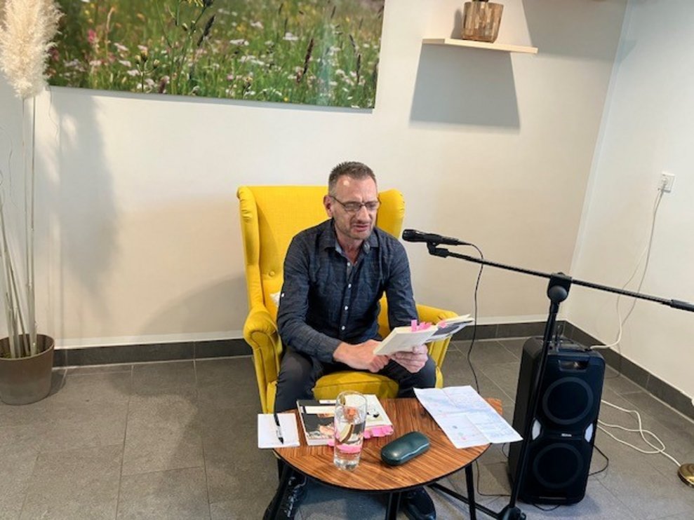 Bernhard Mrak las...