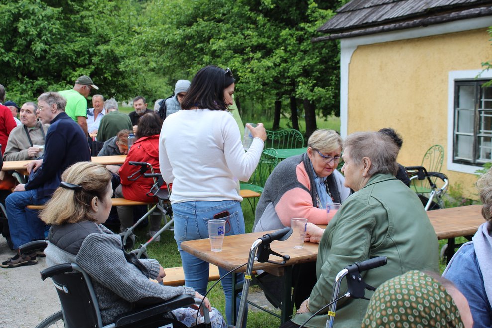 Beim Stopp im Traisengraben bei der Fam. Anzberger...