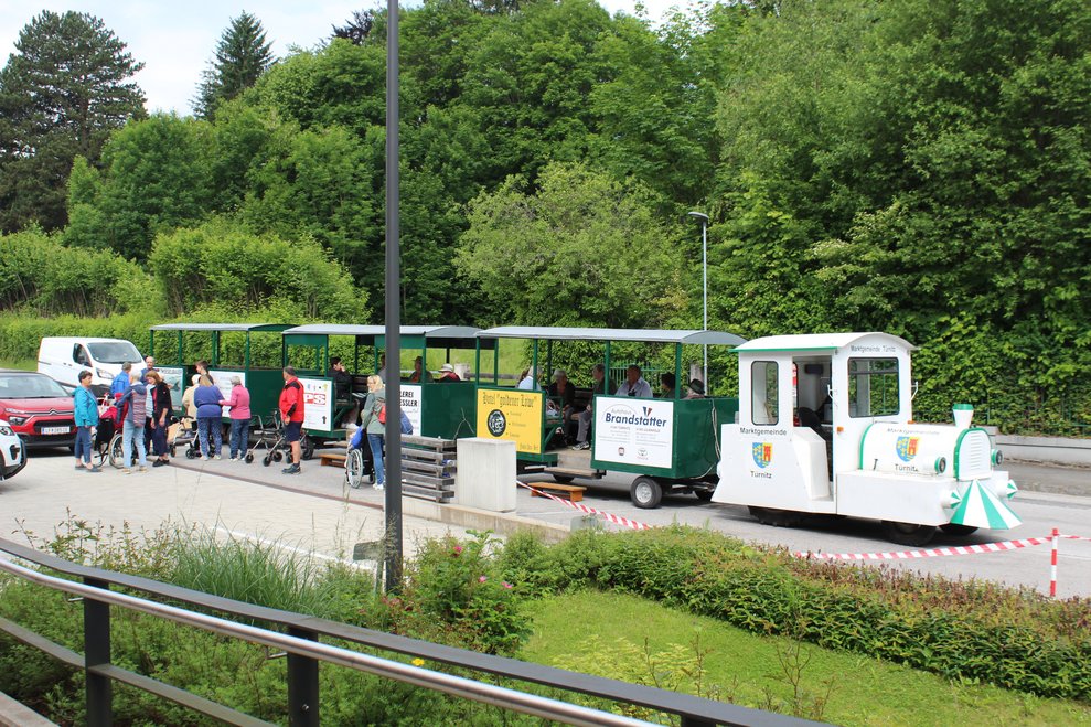 Der Bummelzug holte unsere Bewohnerinnen und Bewohner...